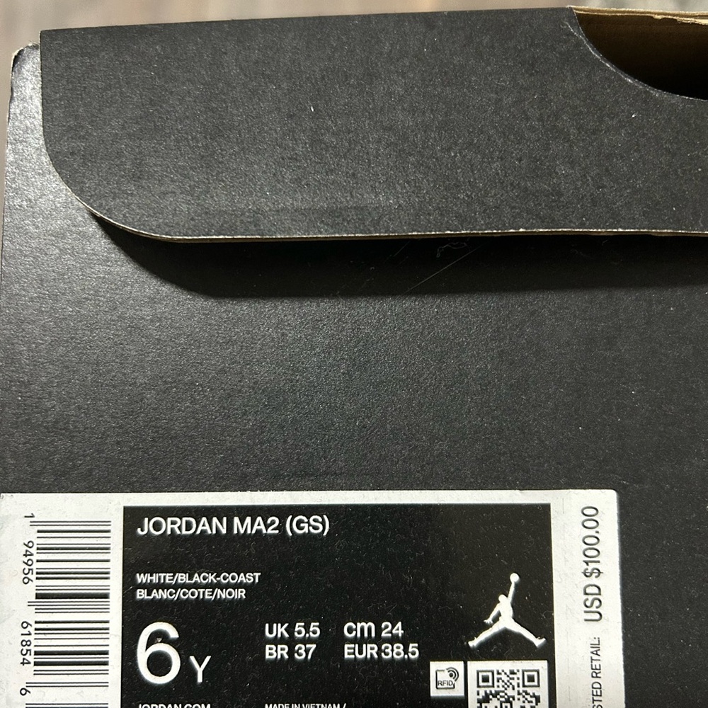 Jordan MA2 (GS) in Black and White